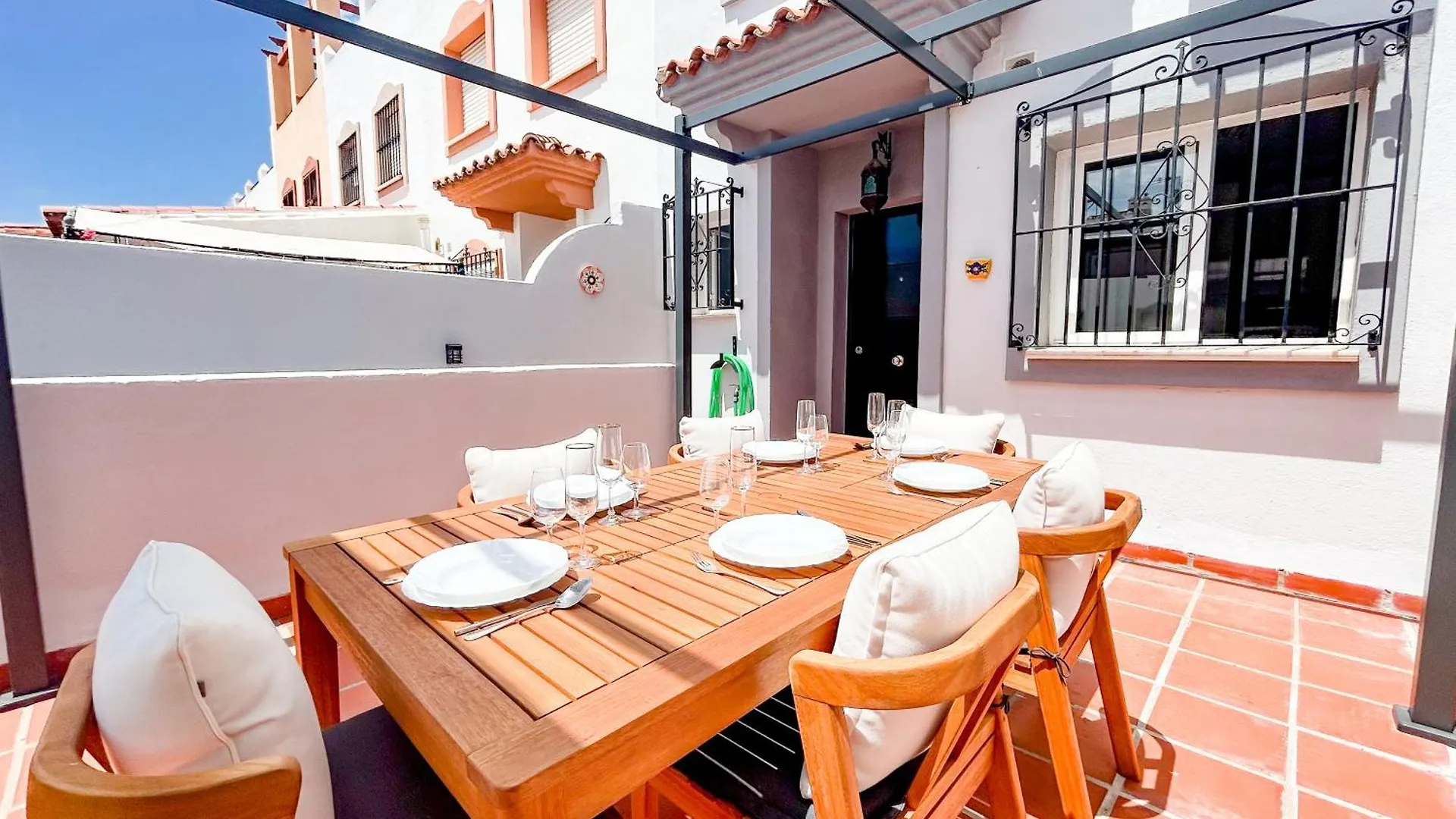 Townhouse With Arabic Pool And Close To The Beach In Estepona Holiday home
