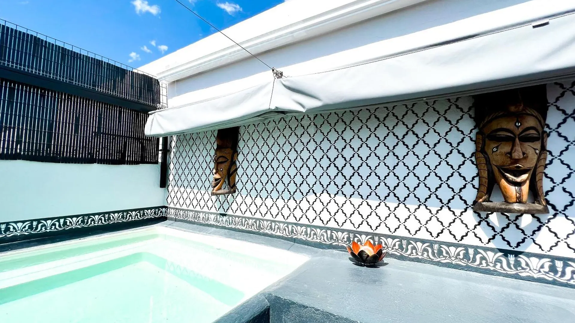 Townhouse With Arabic Pool And Close To The Beach In Estepona