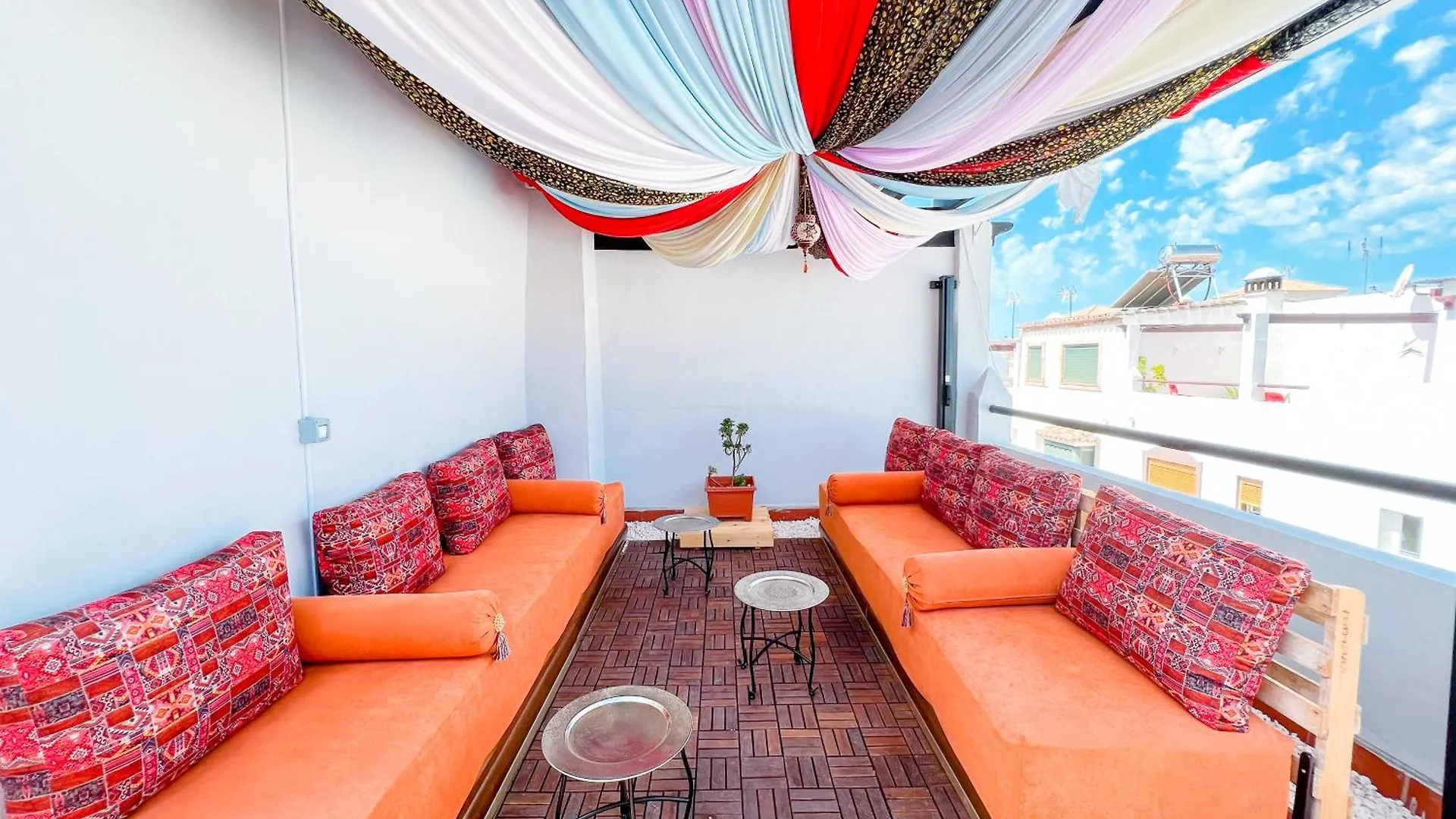 Townhouse With Arabic Pool And Close To The Beach In Estepona Holiday home
