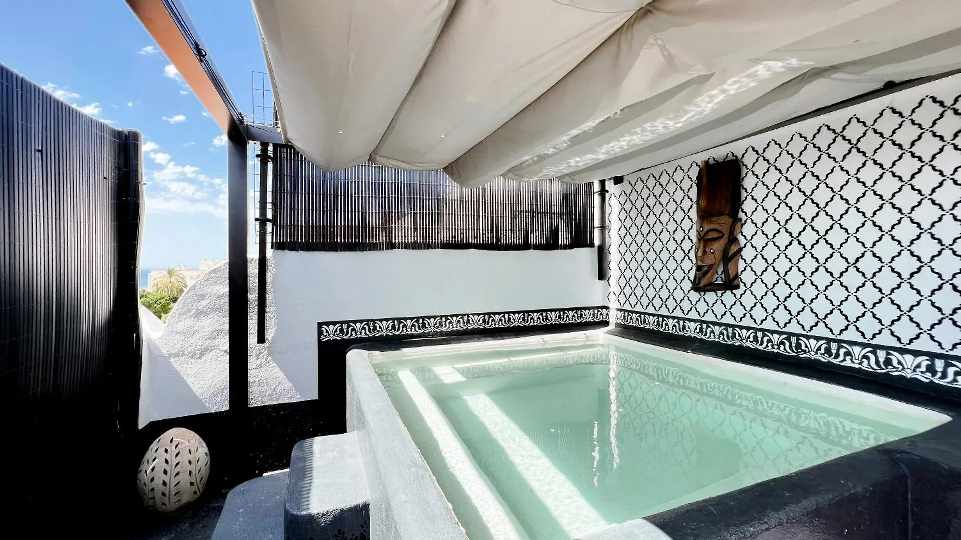 Townhouse With Arabic Pool And Close To The Beach In Εστεπόνα Σπίτι διακοπών